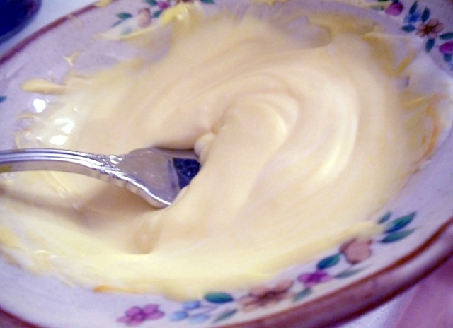 [Coloring melted white chocolate[4].jpg]