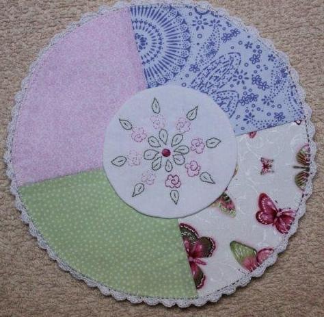 [Crocheted edge doily of Dawns[3].jpg]