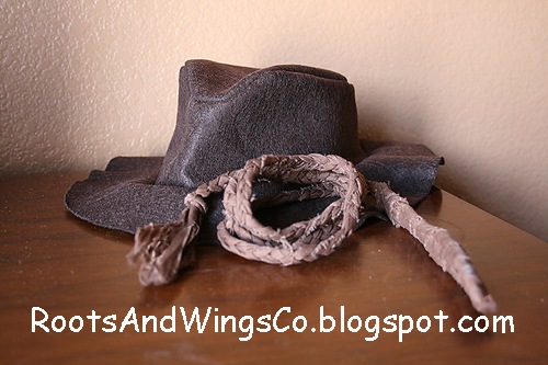 [indiana jones party hat and rope[3].jpg]