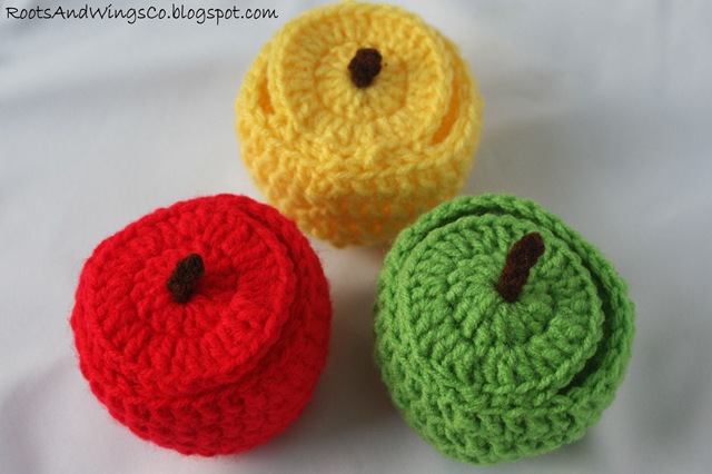 [crocheted apple d[3].jpg]