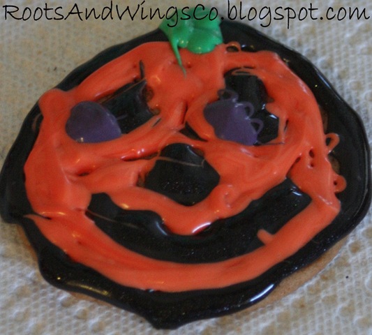 [halloween cookie decorating b[3].jpg]