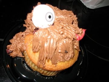 [Darshani S - eyeball cupcake[2].jpg]