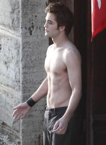 robert-pattinson-shirtless-02