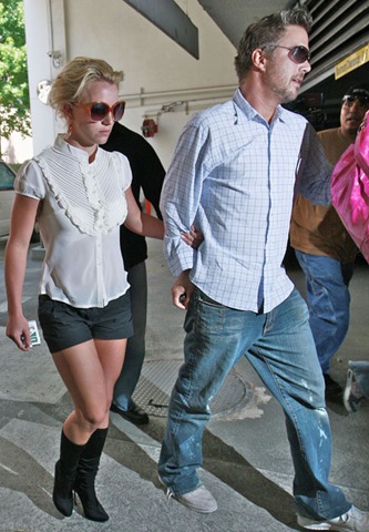 [britneyspears-jason-01[6].jpg]