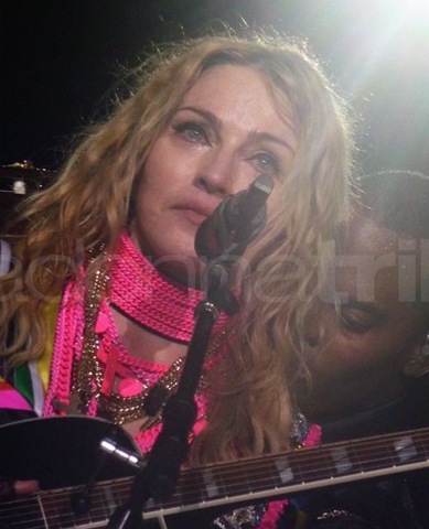 [madonna-choro-01[6].jpg]