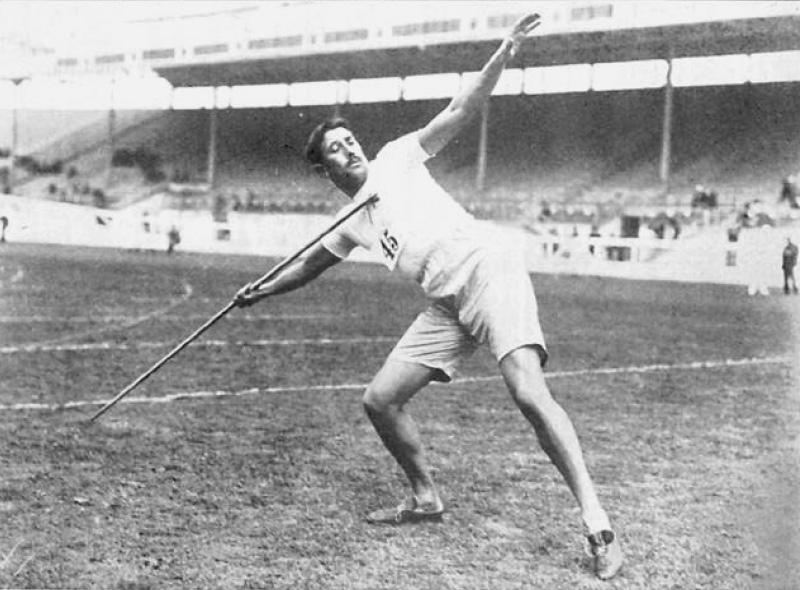 <a href='http://en.wikipedia.org/wiki/Eric_Lemming'>Eric Lemming</a> of Sweden came last in the 5,500m at the Paris Olympics in 1900. Photo CC from <a href='http://upload.wikimedia.org/wikipedia/commons/c/c3/Erik_Lemming.jpg'>Wikimedia Commons</a>.