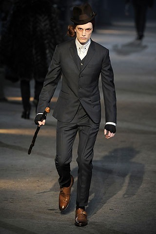 [Alexander McQueen Fall Winter 2009 at Milan Fashion Week 1[3].jpg]