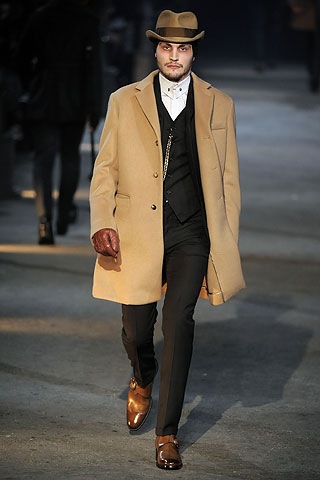 [Alexander McQueen Fall Winter 2009 at Milan Fashion Week 3[3].jpg]