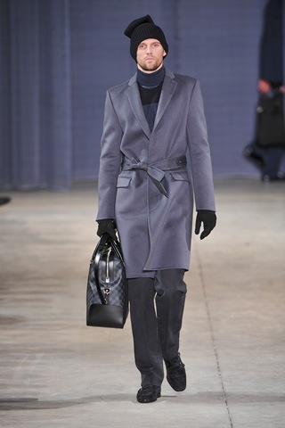 [Louis Vuitton Men's Runway Fashion Show at Paris Fashion Week 3[3].jpg]