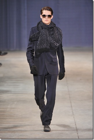 Louis Vuitton Men's Runway Fashion Show at Paris Fashion Week 10