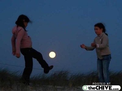 hold-on-the-moon-trick-pics-3 hold-on-the-moon-trick-pics-3