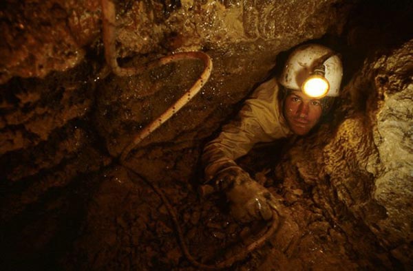 Awesome caves, fantastic caves, amazing caves, spectacular caves, but all natural ones Awesome caves, fantastic caves, amazing caves, spectacular caves, but all natural ones