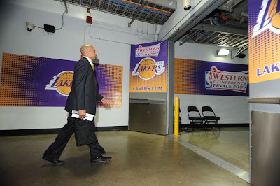 LOS ANGELES - MAY 21: Derek Fisher #2 of the Los Angeles Lakers makes his way to the locker room before taking on the Denver Nuggets in Game Two of the Western Conference Finals during the 2009 NBA Playoffs at Staples Center on May 21, 2009 in Los Angeles, California. NOTE TO USER: User expressly acknowledges and agrees that, by downloading and/or using this Photograph, user is consenting to the terms and conditions of the Getty Images License Agreement. Mandatory Copyright Notice: Copyright 2009 NBAE (Photo by Andrew D. Bernstein/NBAE via Getty Images)