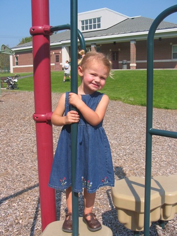 [playground[2].jpg]