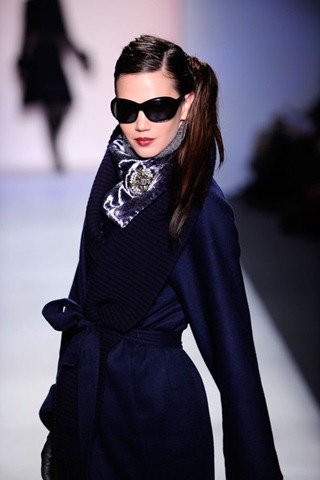 [Pamella+Roland+Runway+Fall+2010+MBFW Daywear 3[2].jpg]