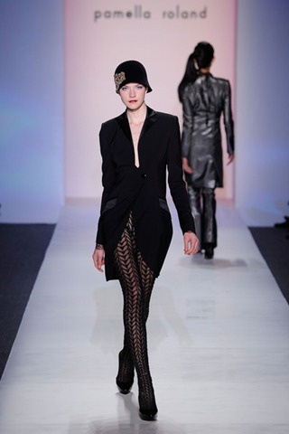 [Pamella+Roland+Runway+Fall+2010+MBFW Chapeau & frock coat[2].jpg]