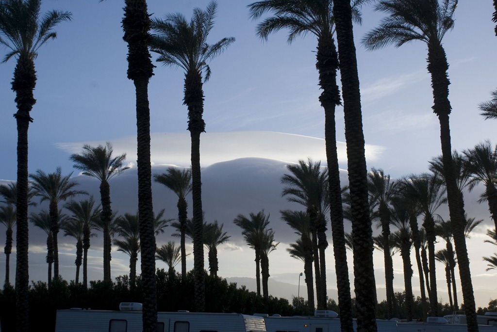 [Odd clouds Palm Springs TT 3-06-11[2].jpg]