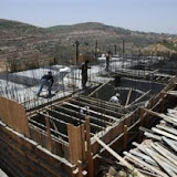 Proche Orient : Ehoud Barak autorise lexpansion dune colonie sauvage