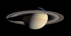 [300px-Saturn_from_Cassini_Orbiter_(2004-10-06)[4].jpg]