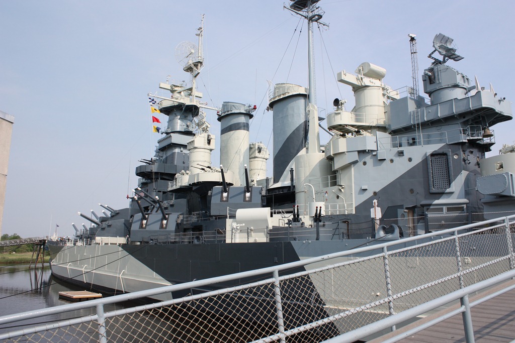 [Battleship North Carolina (3)[3].jpg]
