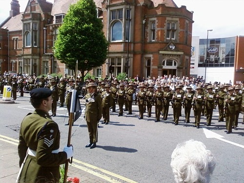 [Gurkha soldiers outside council house[12].jpg]