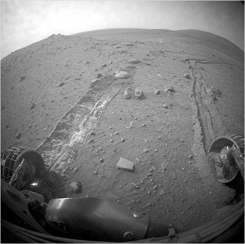 [Mars Rover stuck[4].jpg]