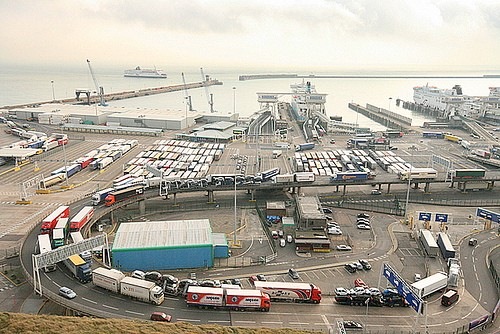 [Lorries at Dover[4].jpg]