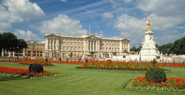 [Buckingham_Palace[4].jpg]