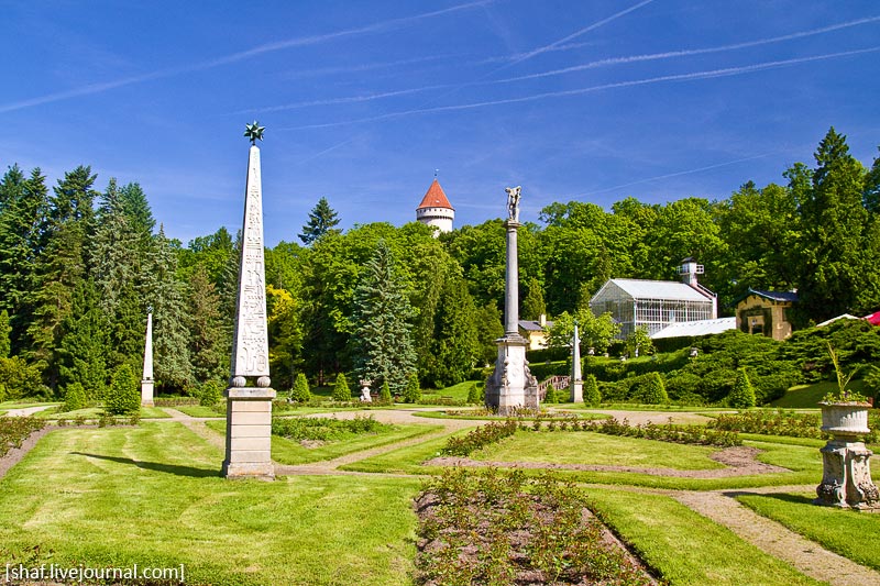 Розарий, замок Конопиште, Чехия | Rose garden, Konopishte castle, Czech Republic | Ružová zahrada, zámek Konopiště, Česká republika