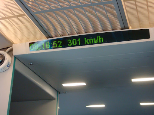 Ride of the Magnetic Train from LongYan Road (Pudong) to Pudong Airport. The speed hit 301km/h, not the highest , though