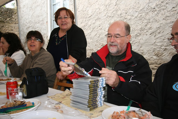 Antonio AMR firmando sus discos