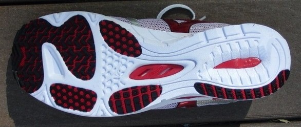 [MizunoWaveUniverseSole3.jpg]