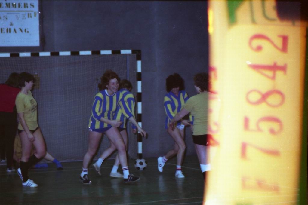 1982 - DMV - MCM Zaalvoetbal 1-25.jpg