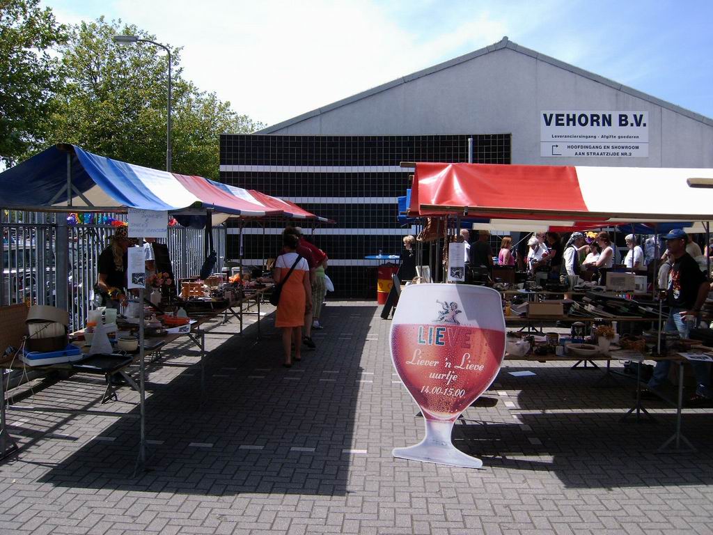 2005 - Rommelmarkt, 26-06 019.jpg
