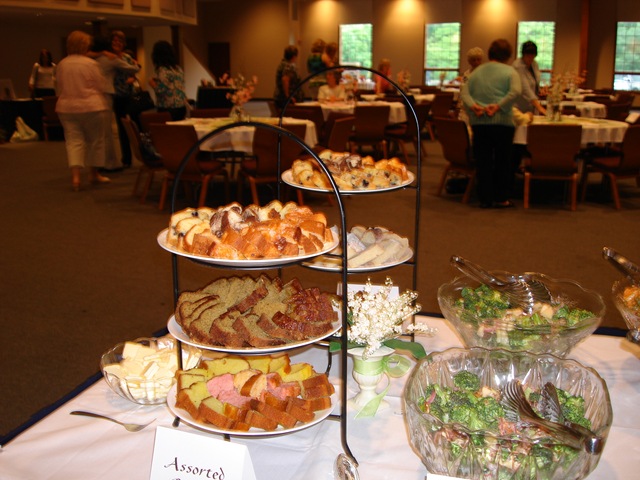 [shelly's 73rd and spring luncheon 2010 029[3].jpg]