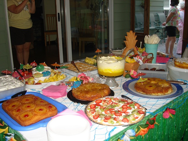 [tropical luau 7 17 10 021.jpg]