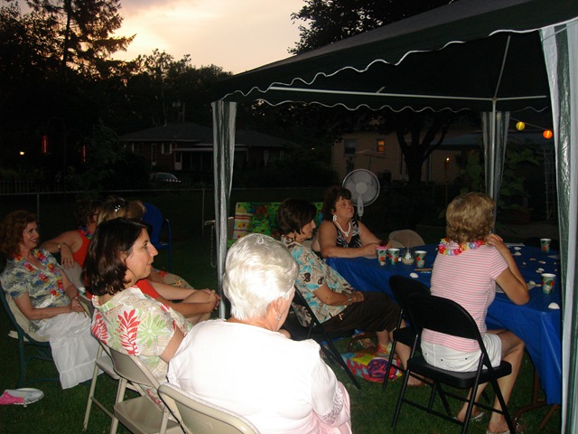 [tropical luau 7 17 10 038.jpg]