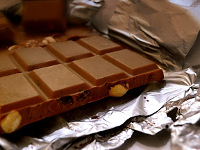 25 Foods Women Should Eat to Defy Aging Process anti aging food, chocolate