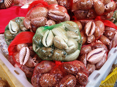 Gaya Street Sunday Market picture sabah escapade  photo