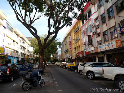 Gaya Street Sunday Market picture sabah escapade  photo