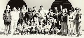 LBDI - 1999 Ivonete Gargioni, Gui Bonsipe, Marcelo Resende, Ignacio Urbina, Cleonice Cantele, Lucy Barroso, Antonio Mota, Eu, Tete Kaiser, Mariana Costa, Fernando Gerba, Fabio Rautemberg, Carlos Righi, Pedro Paulo Delpino, Maria Luiza Gomes, Maria Emilia Vignes, Marcos Prudencio,Celio Teodorico. Em baixo: Maria Cristina Paiva, Guilherme Nehring, Gerard Niermont, Claudia Floriano, Silia Kassumi, Regina Alvarez, Claudia Maynardes,