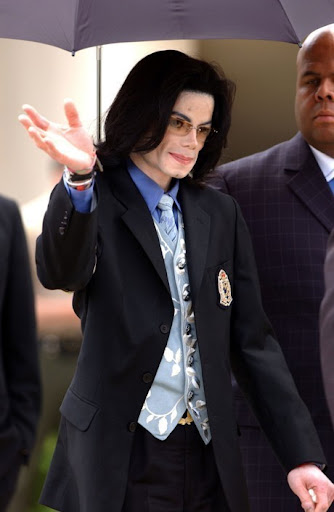 MICHAEL-JACKSON-1958-FOREVER-QUEEN_GINA-michael-jackson-15344761-460-706.jpg