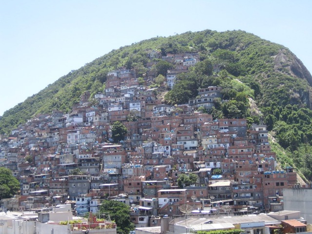 [Favela3.jpg]