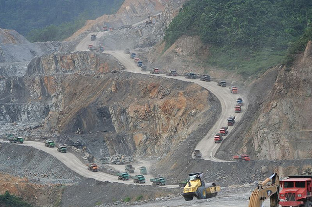 Bakun Dam construction site, located in Sarawak, Malaysia on the Balui River, 13 November 2006. flickr