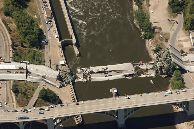 An aerial photo of the I-35W bridge collapse. National Transportation Safety Board / minnesota.publicradio.org
