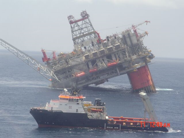 Controlled sinking of an oil rig. Commissioning and decommissioning a rig is a major issue. solarnavigator.net