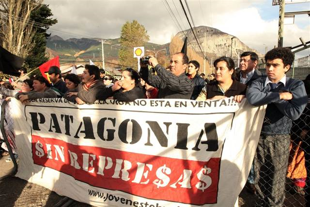 Opponents of a massive dam project in Chile's Patagonia protest on 9 May 2011 in Coihaique. Francesco Degasperi / AFP / Getty Images