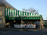 Cafe Du Monde, New Orleans = Pa Tong Ko, Thailand