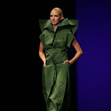 presentace nastavení 1 sec. ZIMA -PRINCEZNY finále Top Styl Designer 2006 UNIVERSE VERSE UNI -střih bezezbytku - společenský oděv