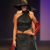 presentace nastavení 1 sec.ZIMA -PRINCEZNY finále Top Styl Designer 2006 UNIVERSE VERSE UNI -střih bezezbytku - společenský oděv